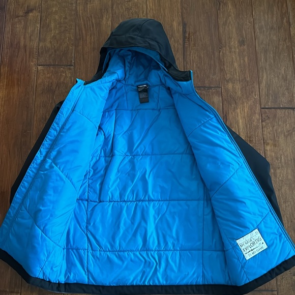 The North Face Jacket - Picture 3 of 7